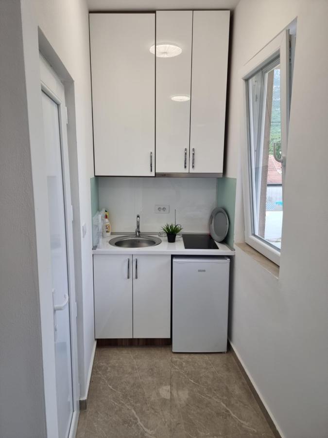 Ebra Lux Apartmani Dobra Voda Bagian luar foto