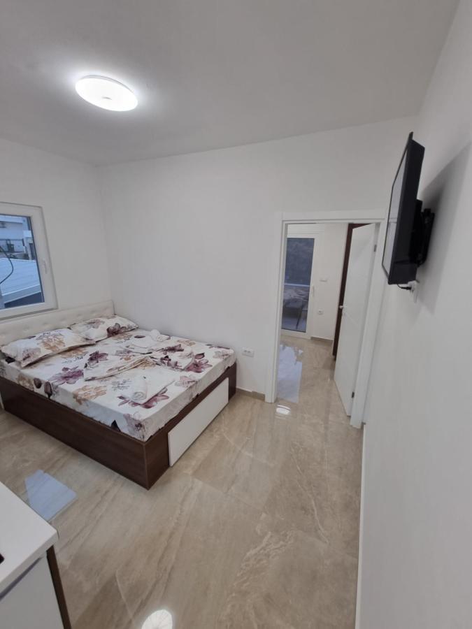 Ebra Lux Apartmani Dobra Voda Bagian luar foto