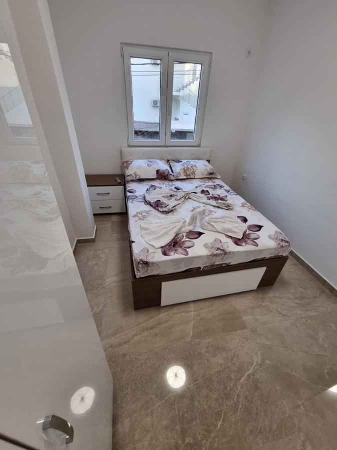 Ebra Lux Apartmani Dobra Voda Bagian luar foto