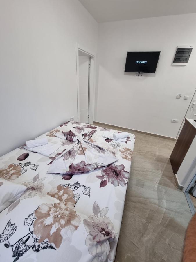 Ebra Lux Apartmani Dobra Voda Bagian luar foto