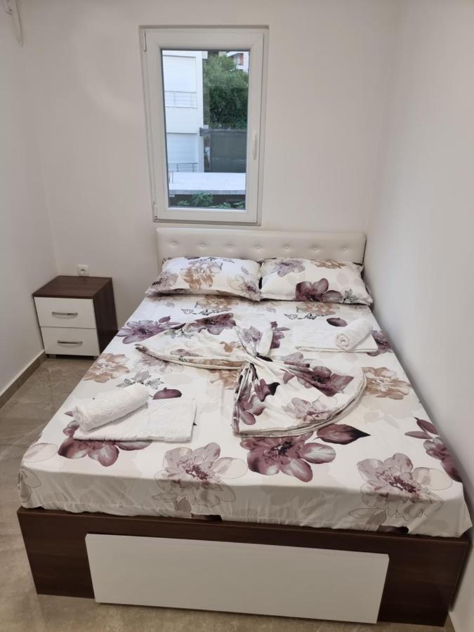 Ebra Lux Apartmani Dobra Voda Bagian luar foto