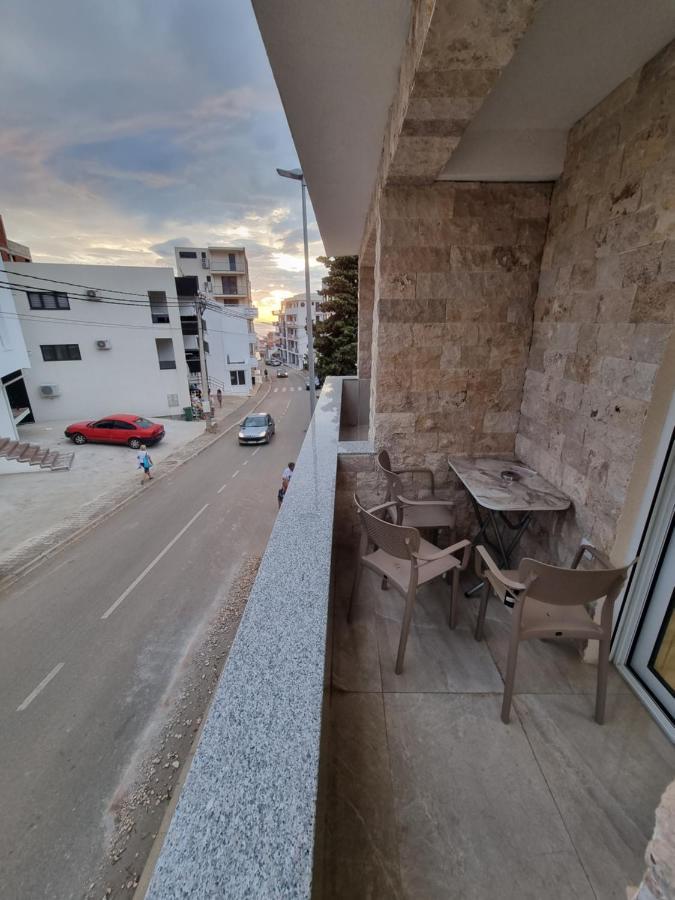 Ebra Lux Apartmani Dobra Voda Bagian luar foto