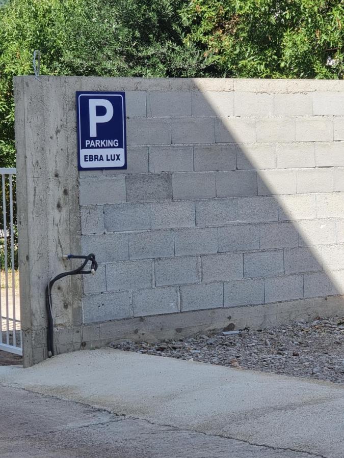 Ebra Lux Apartmani Dobra Voda Bagian luar foto