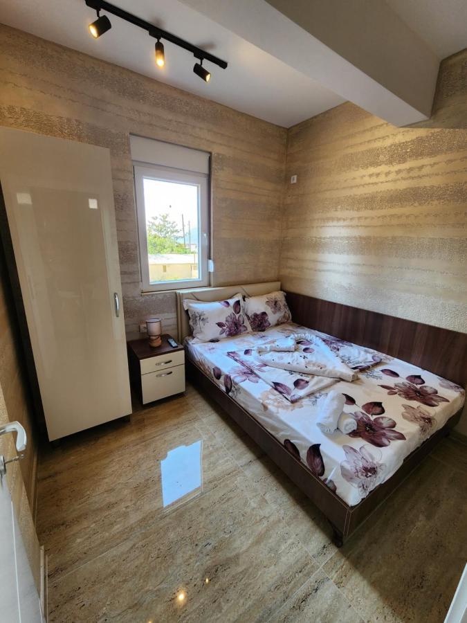 Ebra Lux Apartmani Dobra Voda Bagian luar foto