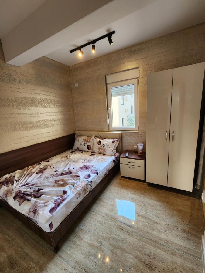 Ebra Lux Apartmani Dobra Voda Bagian luar foto